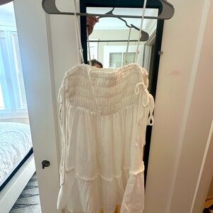 white flowy mini dress 🤍